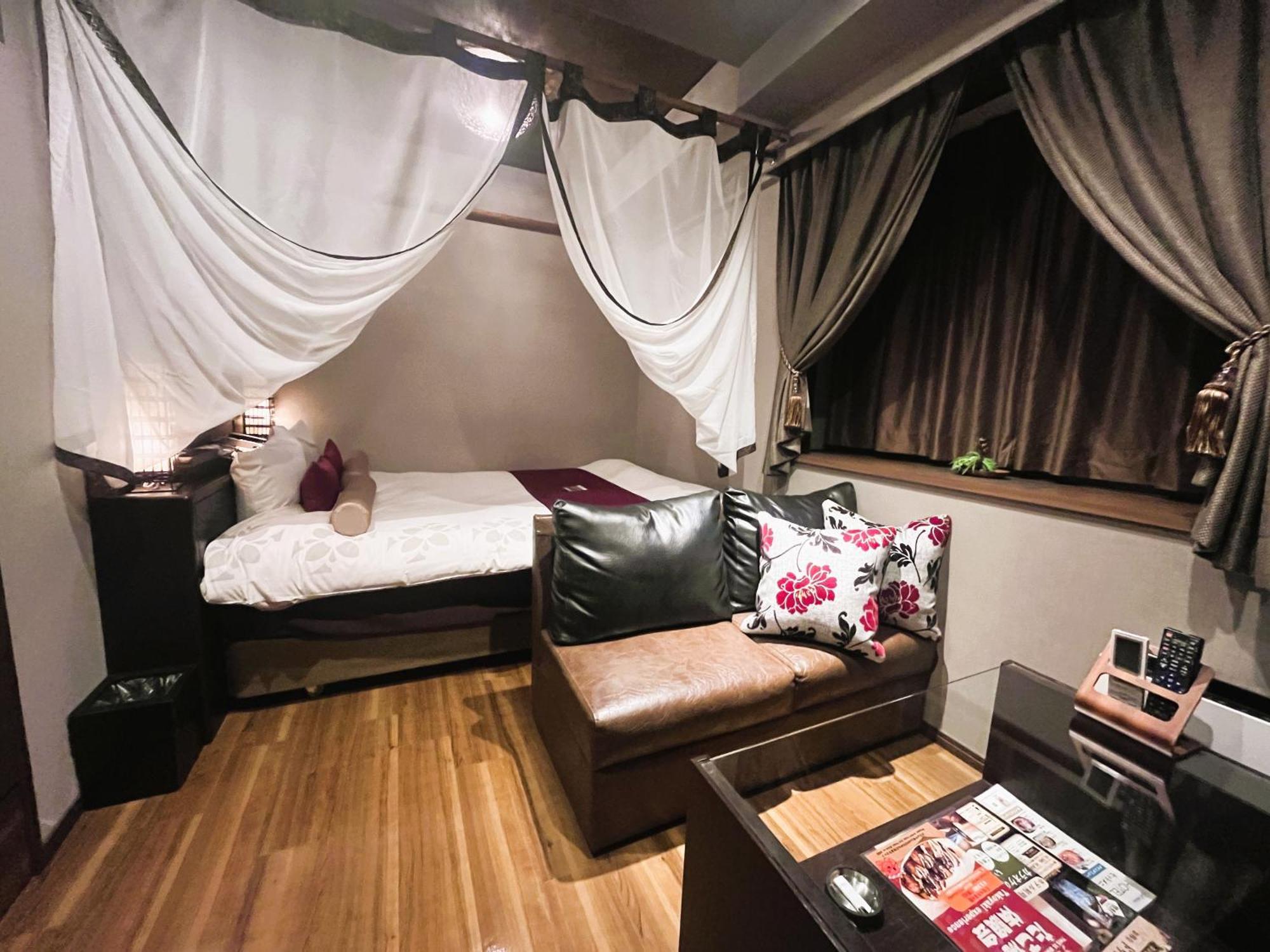 Hotel K6 Osaka Namba (Adults Only) Eksteriør billede
